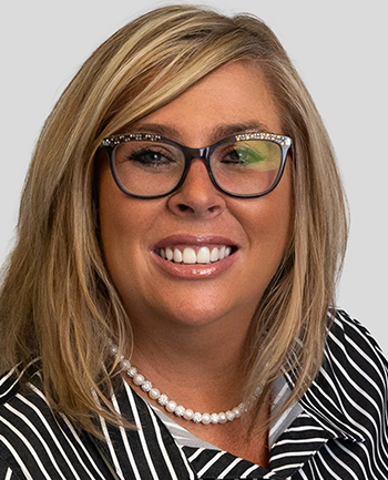 Headshot of Lisa Stone