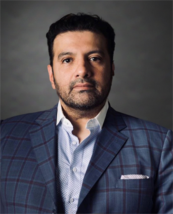 Headshot of Javier Herrera