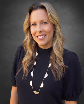 Headshot of Amanda Stringer