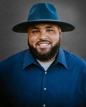 Headshot of Daniel Knott